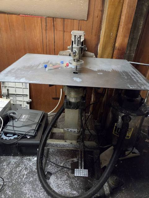 Pin router and table
